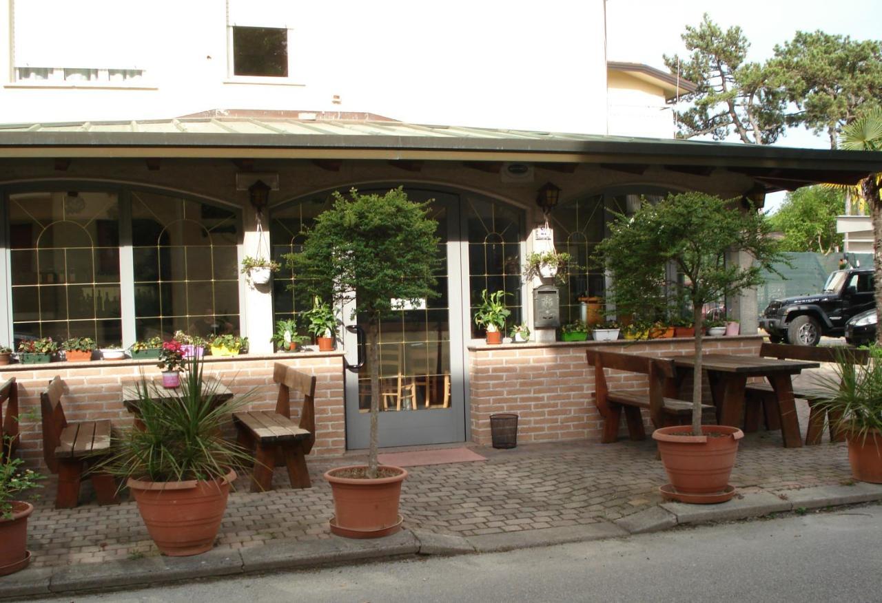 La Quercia Hotel Линяно Сабиадоро Екстериор снимка