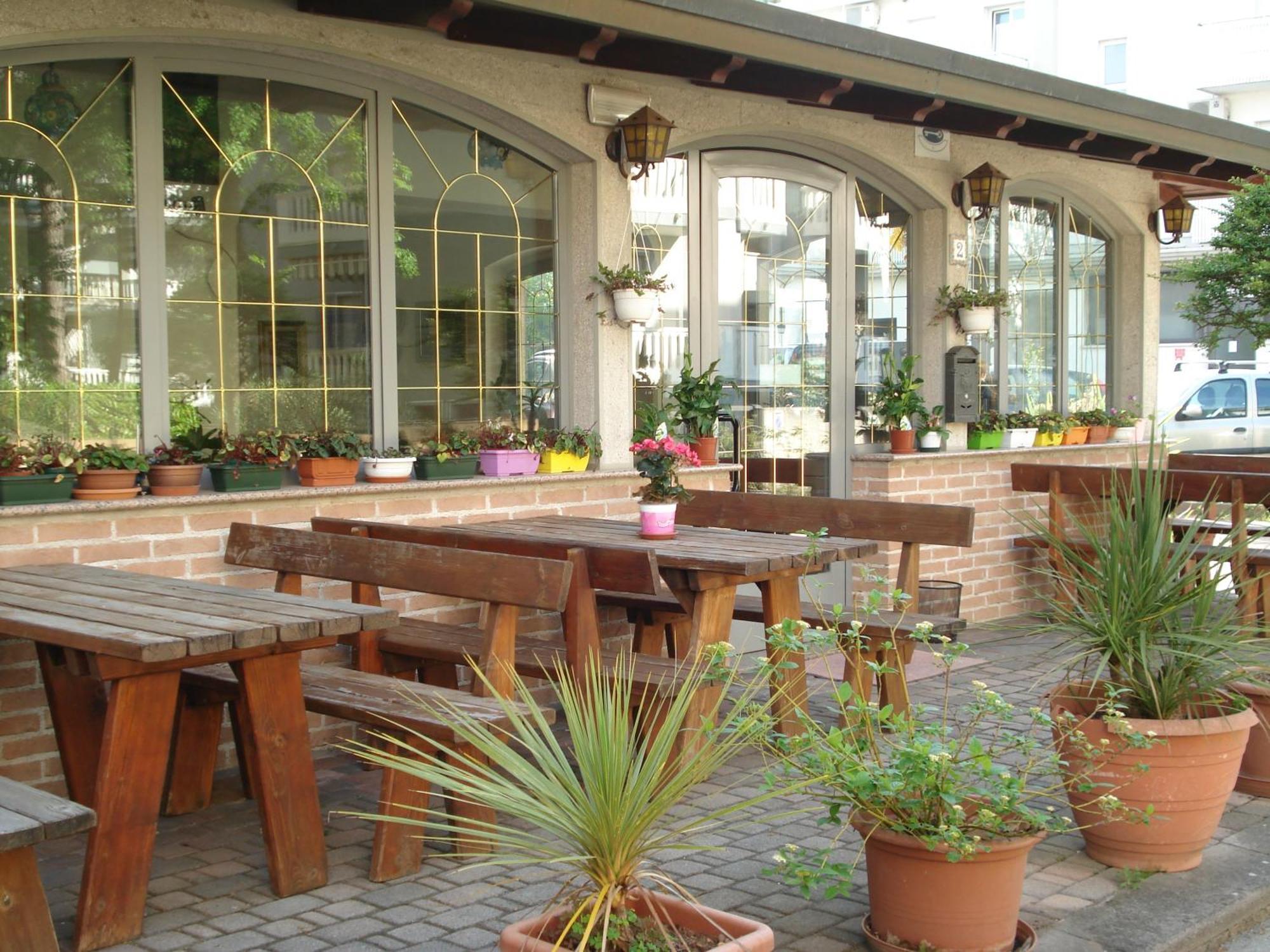 La Quercia Hotel Линяно Сабиадоро Екстериор снимка